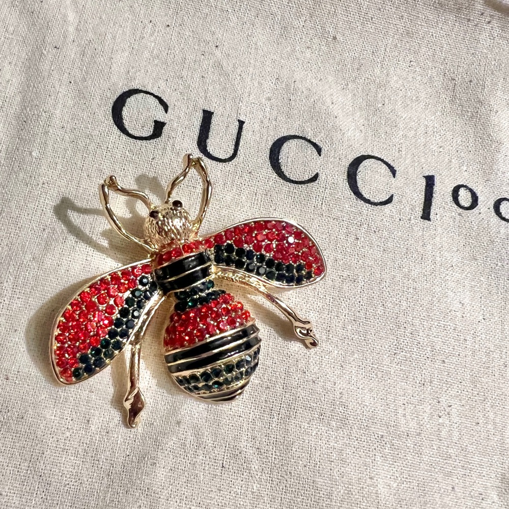 Designer Style Bee Rhinestone Brooch - Picture 9 of 9